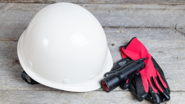 人の役に立つ仕事がしたい人へ。電気主任技術者という選択肢